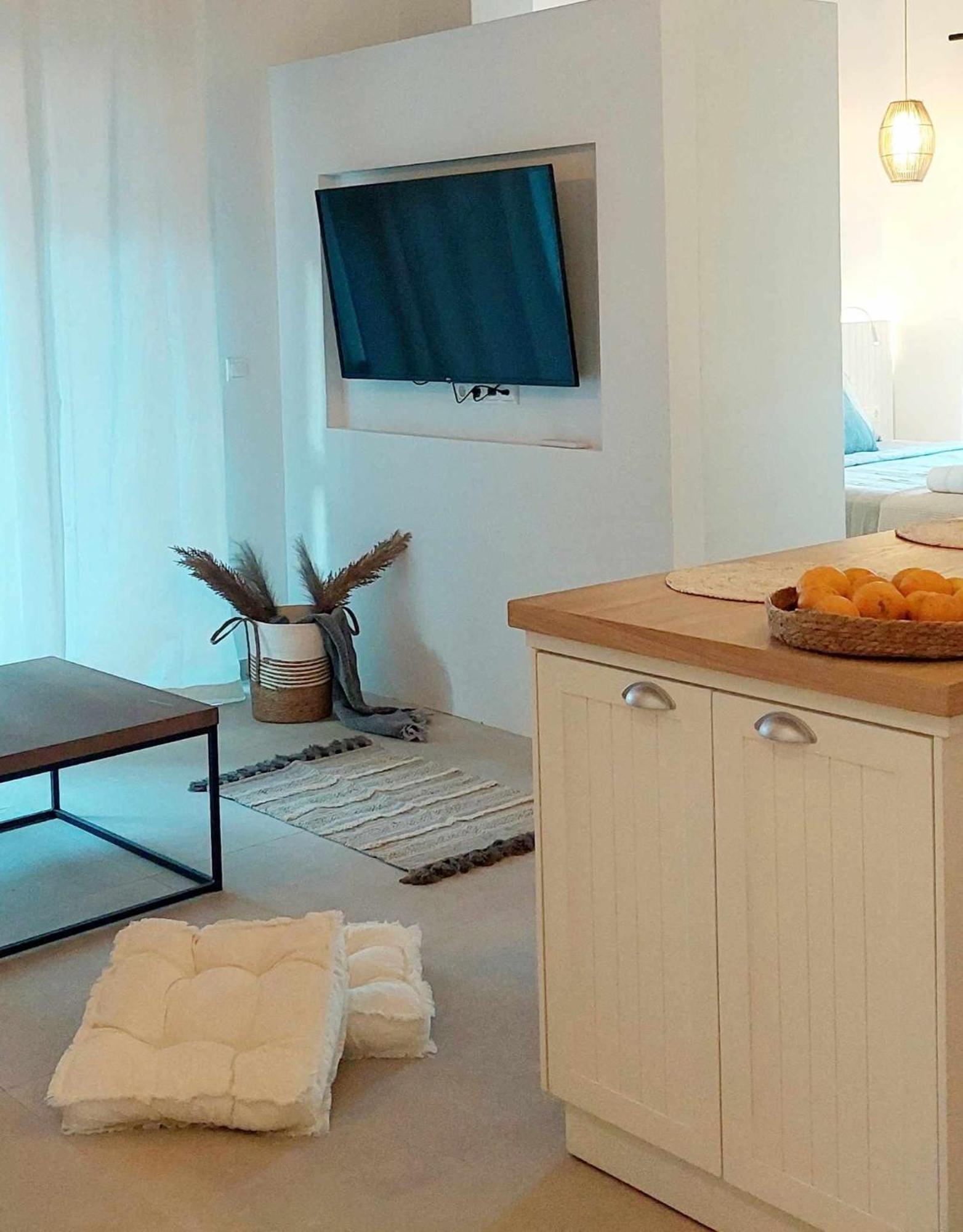 Maya Apartments, Modern And Convenient Apartments With Private Parking Σκιάθος Πόλη Εξωτερικό φωτογραφία